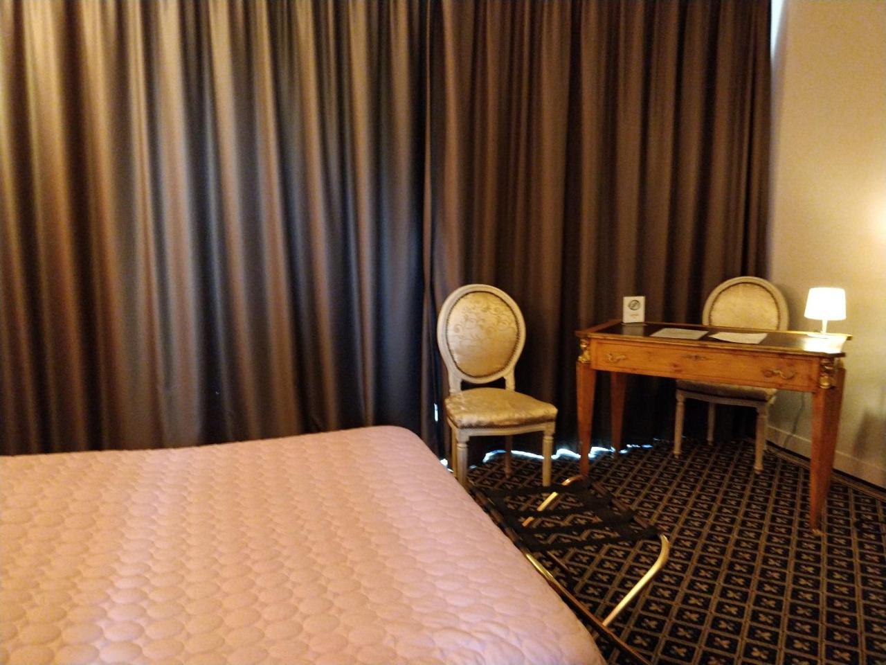 Hotel Fleur De Lys Bailleul  Zewnętrze zdjęcie